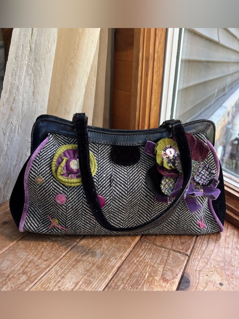 Y2K Black and White Tweed Shoulderbag with Floral Details